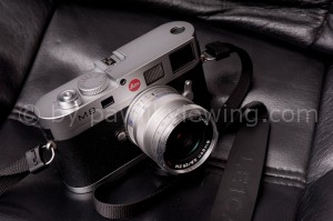 Leica M8 mit Zeiss Biogon T* 25/2,8 ZM in silber