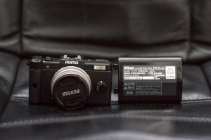 Pentax Q vs. Nikon EN-EL4a