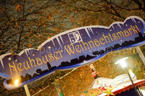 Eingang zum Neuhauser Weihnachtsmarkt am Rotkreuzplatz